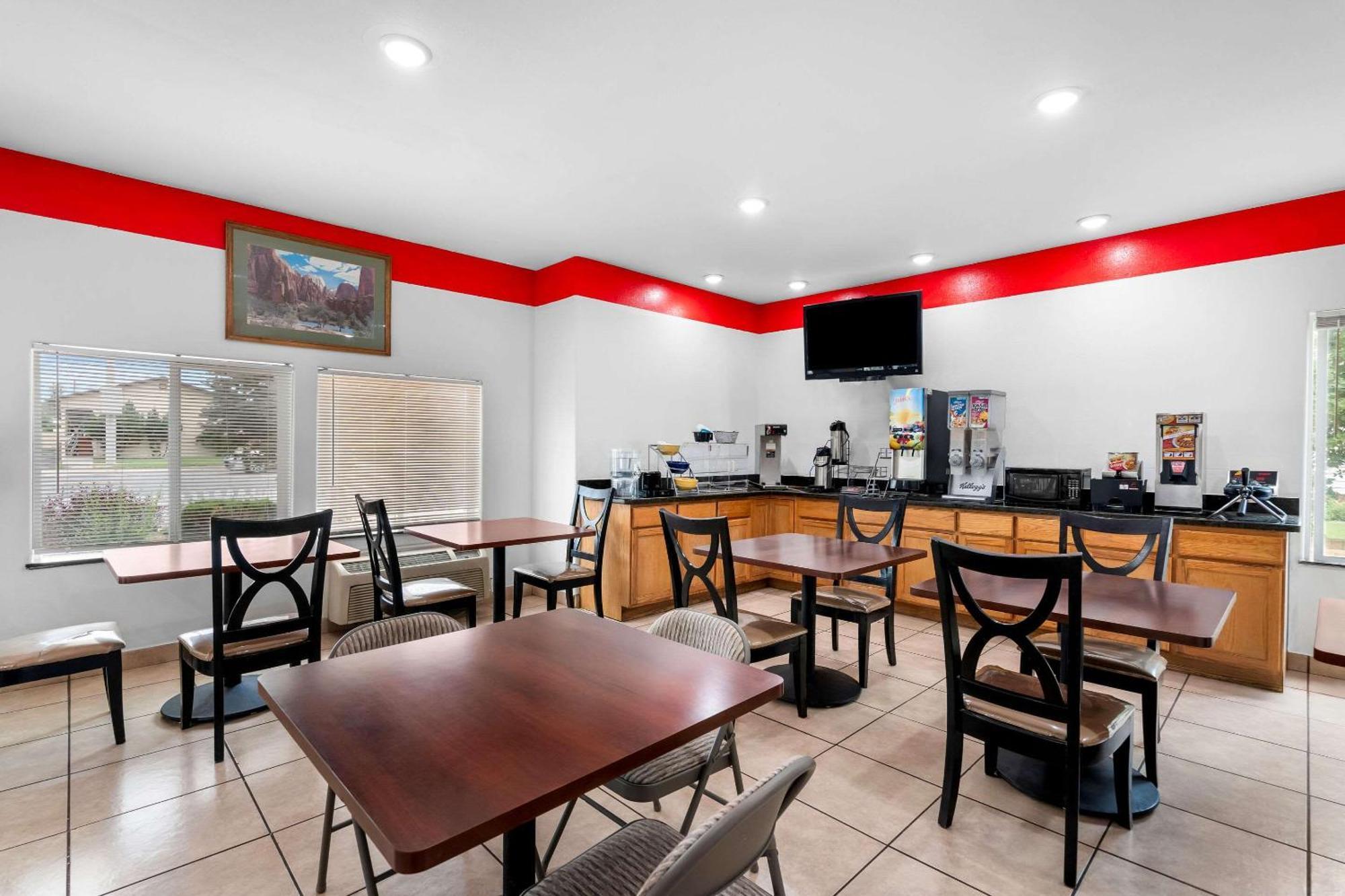 Econo Lodge Panguitch Near Bryce Canyon מראה חיצוני תמונה