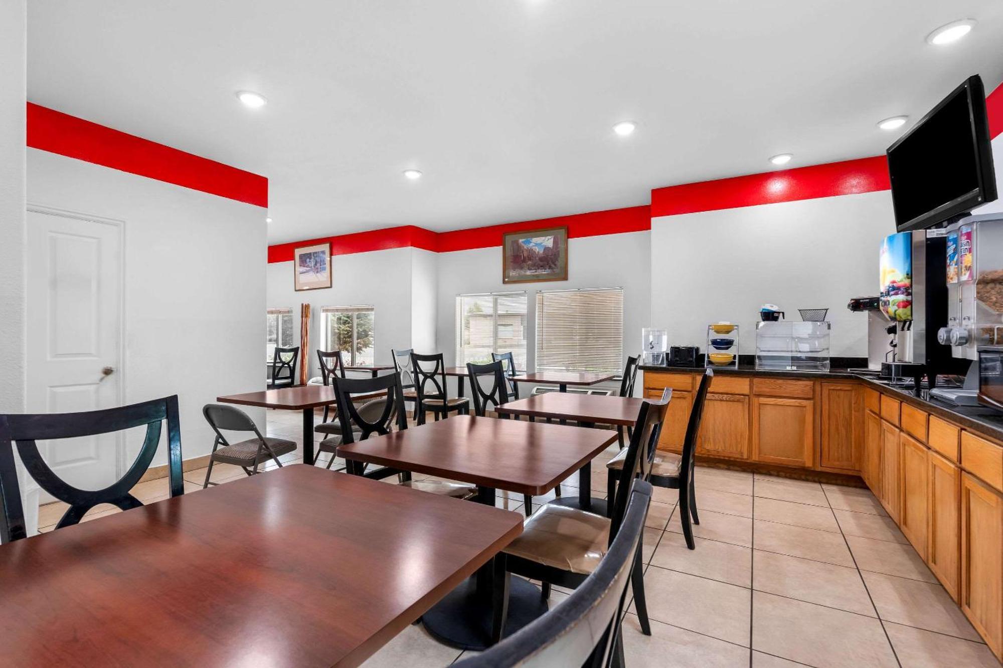 Econo Lodge Panguitch Near Bryce Canyon מראה חיצוני תמונה