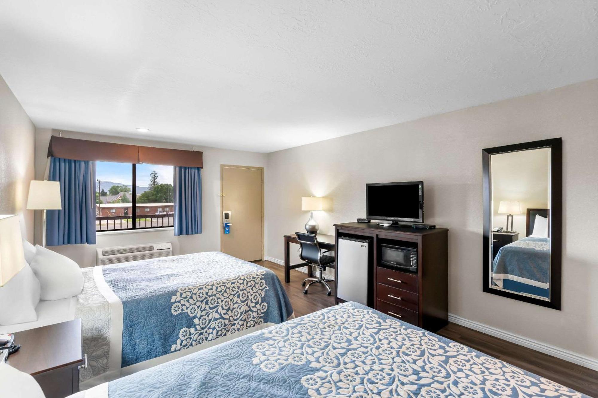 Econo Lodge Panguitch Near Bryce Canyon מראה חיצוני תמונה