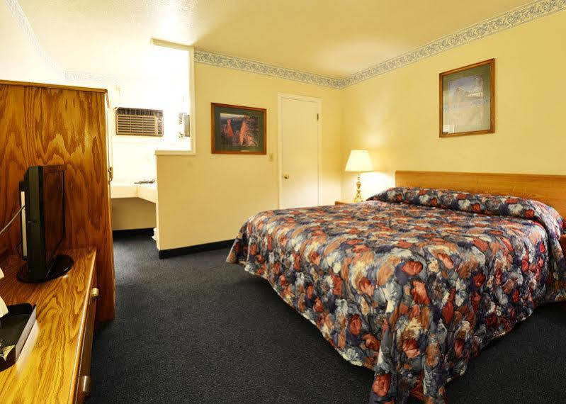 Econo Lodge Panguitch Near Bryce Canyon מראה חיצוני תמונה
